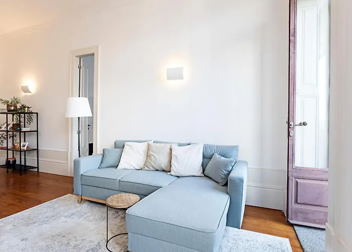 Lovelystay - Aurora Heights Apartment