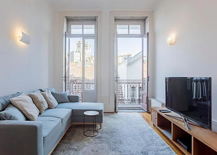 Lovelystay - Aurora Heights Apartment